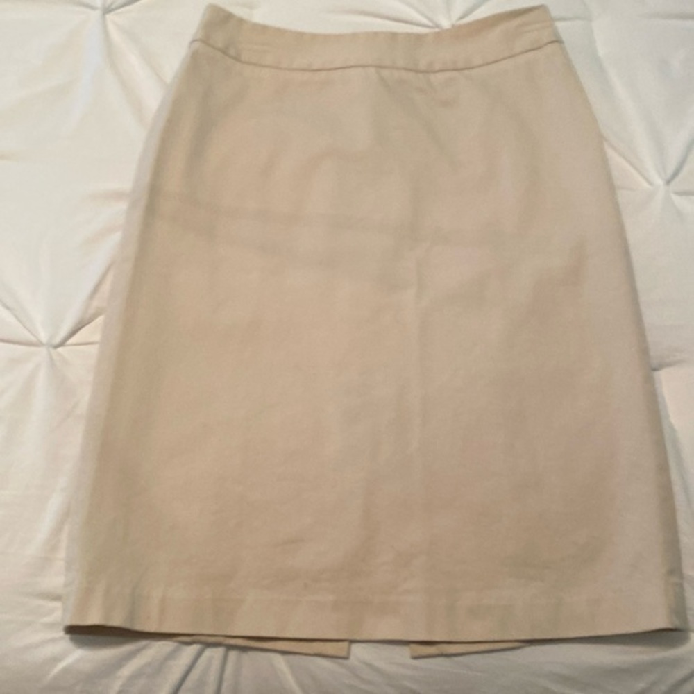 Gap beige skirt size 2 zippered‎ back cotton spandex 23” length
